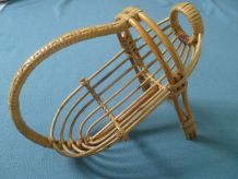 porte bouteille,corbeille en osier, rotin,vintage
