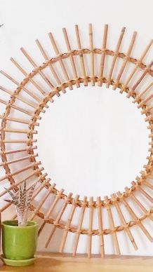 Grand miroir soleil rotin années 60