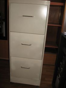 Meuble métallique à tiroirs