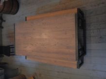 Table en bois chêne clair massif 