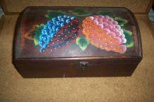 PETIT COFFRE EN BOIS RUSTIQUE 45cm  SUR 20 ENVIRON 