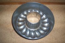 ANCIEN MOULE A GATEAU POUR SAVARIN 