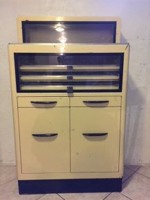 ancien meuble de dentiste
