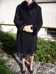 MANTEAU LONG EN ASTRAKAN