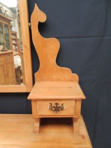  Coiffeuse anglaise en pin début xxeme