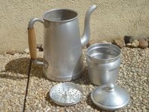 cafetière en aluminium ancienne ,vintage