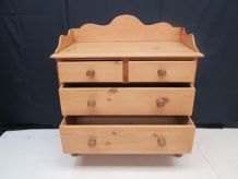  Commode en pin anglaise