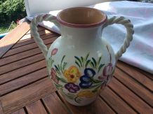 Joli vase en faïence avec anses torsadées français vintage