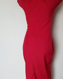Robe rouge style rétro 