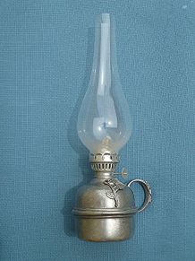 lampe  a petrole  étain 