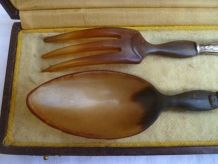 Couverts à salade anciens en corne 