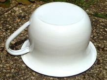 pot de chambre en émail ,déco vintage 