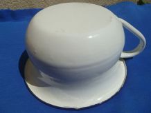 pot de chambre acier émaillé,vintage 