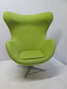 Fauteuil forme d'oeuf