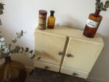 Armoire de toilette vintage
