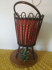 travailleuse en rotin brun et tissus provencal -vintage