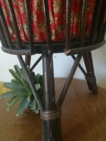 travailleuse en rotin brun et tissus provencal -vintage