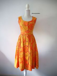 Robe babydoll orange aux motifs fleuris vintage 50's 60's