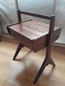 Travailleuse scandinave moderniste 