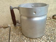 pot a lait ancien en aluminium ,vintage