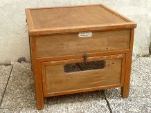 couveuse en bois ,ancienne , vintage