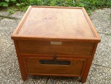 couveuse en bois ,ancienne , vintage