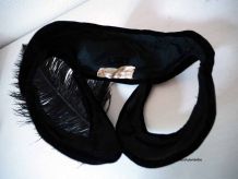 Coiffe en velours noir Charleston plume autruche vintage 20s