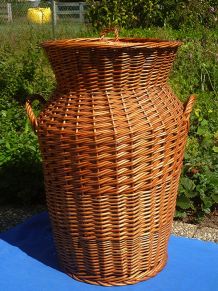 panier  a linge  en osier  type  amphore