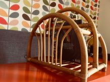 Porte revues en rotin 