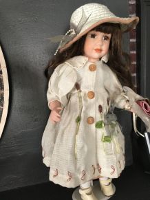 Poupée en porcelaine " Louise "
