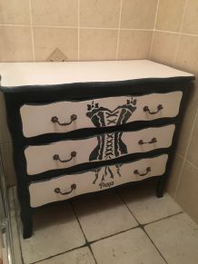 Commode 