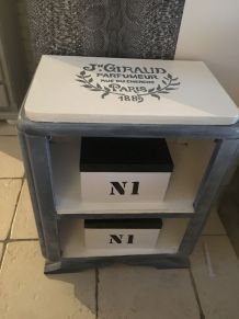 Ancienne table de nuit 