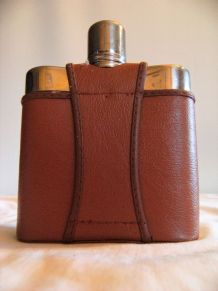 Fiole alcool étui cuir marque Kuang Huel vintage
