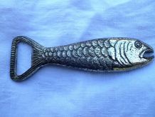 décapsuleur , poisson en metal argenté , vintage