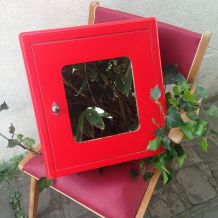 Armoire à pharmacie métal