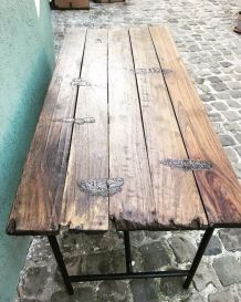 Table ancienne porte de village
