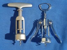 lot  de  2 tire bouchon  en métal