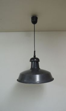 Suspension gamelle émaillée, années 50-60