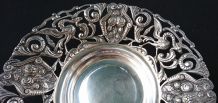 Coupelle ciselée en métal argenté - Royaume-Uni, XIXe siècle