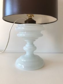 Lampe art déco verre opaline blanche