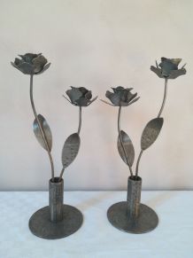 Paire de bougeoirs en métal de type brutaliste