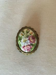 Broche vintage porcelaine de Limoges 