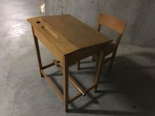 Pupitre d’écolier et sa chaise