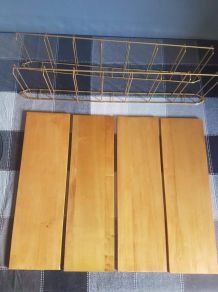 étagères style tomado années 60 structure métal doré étagère