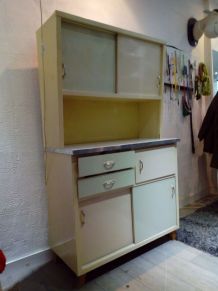 Buffet de cuisine vintage de 1960