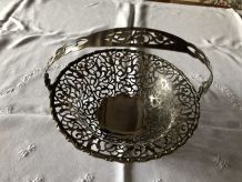 Corbeille à fruits en métal argenté ajouré 