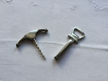  Tire-bouchon et ouvre bouteille en métal argenté 