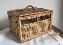 petite malle en osier avec poignet