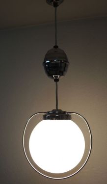 Suspension globe monte et baisse