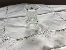 Petit vase en cristal taillé
